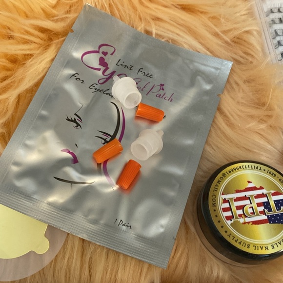 Lash Extension 20 Piece Bundle STEAL! FIRM PRICE!! - Picture 7 of 7